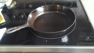 10inch cast iron pan d2   35dollars firm, View more