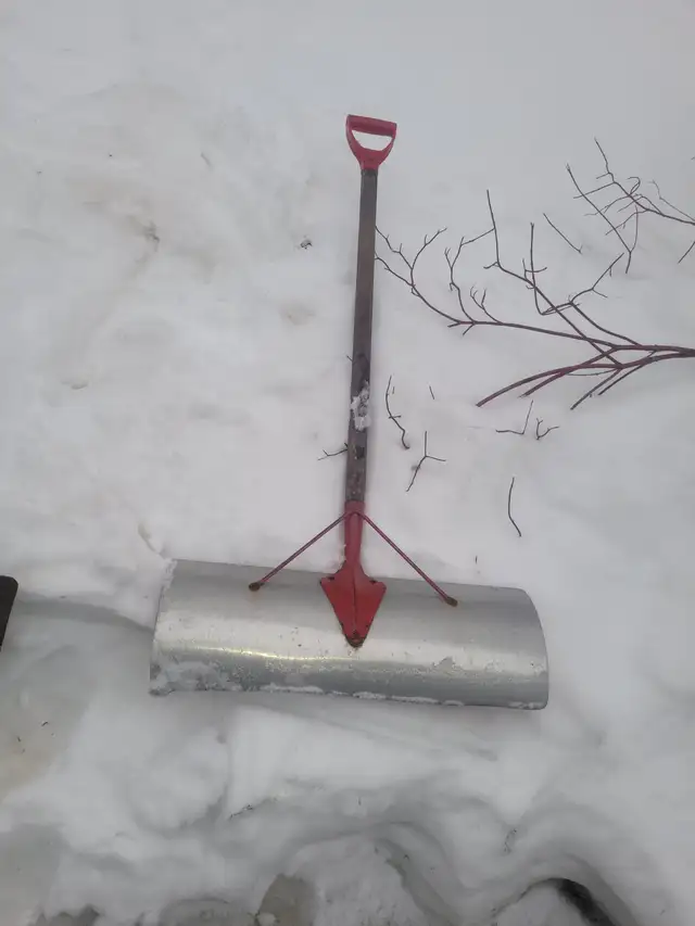 Steel and Aluminum Snow Shovels in Outdoor Tools & Storage in City of Toronto - Image 8