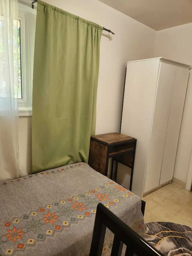 Room for Rent near Trent University Female Students only. in Room Rentals & Roommates in Peterborough - Image 9