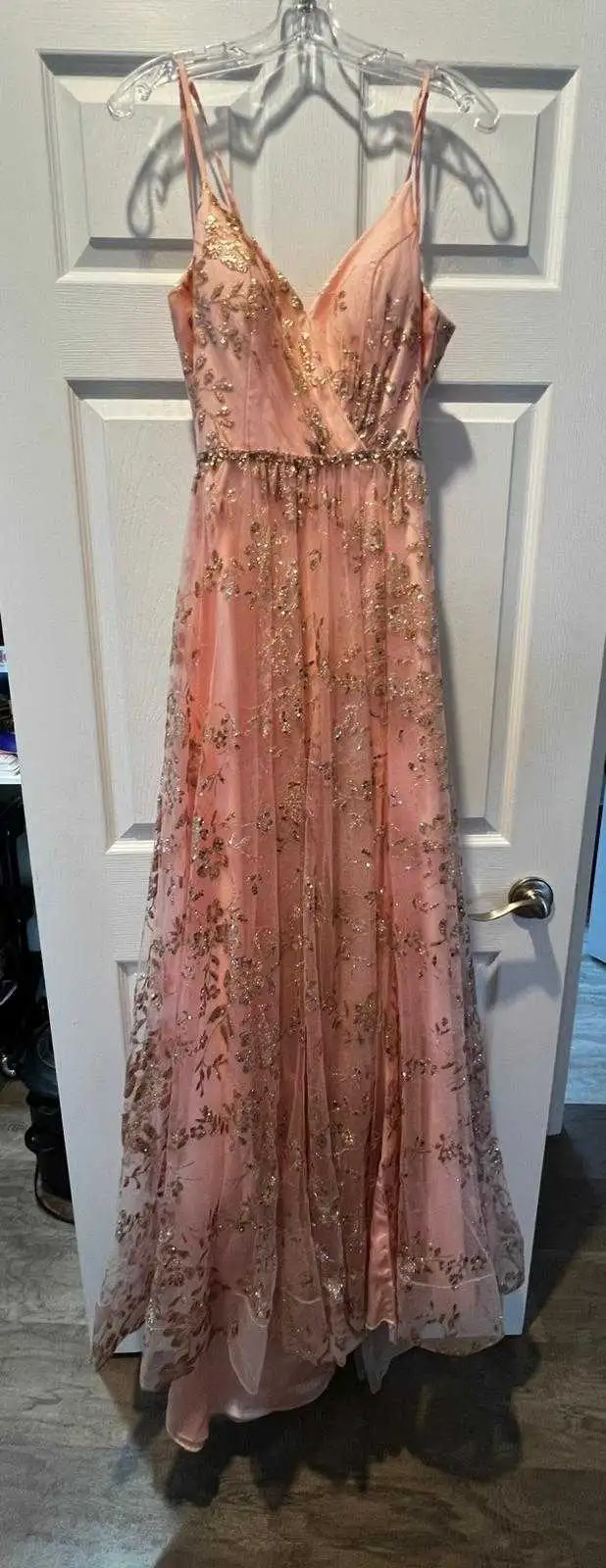 NEW Stunning Blush Pink Floral Seqin Gown Size 4 in Women's - Dresses & Skirts in Calgary - Image 4
