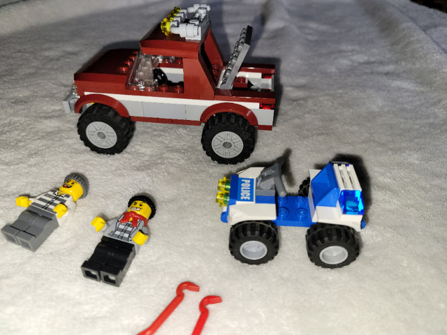 LEGO Pickup Truck Police Car Figures in Toys & Games in Oakville / Halton Region - Image 2