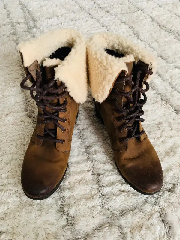 UGG Women's W Zea Cold Weather Waterproof Boots (Sz 8) in Women's - Shoes in Markham / York Region - Image 3