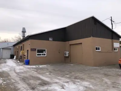 Light Industrial Space For Lease in The Valley Town. 370 Mill Street, Dundas. Ont. Aprox 1,700 sq ft...