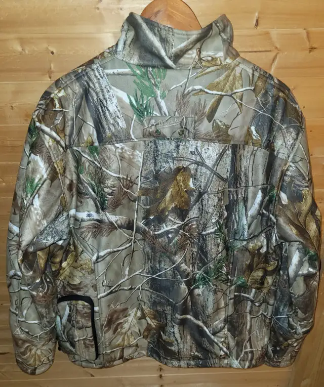 M12 heated camo / Cabelas Upland vest / Taylor stitch wool pants in Men's in Red Deer - Image 3