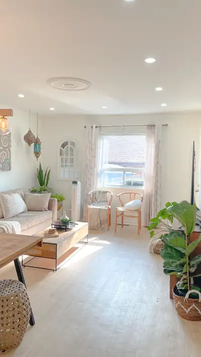 2 bedroom, spacious , near TTC subway,  in toronto downtown area