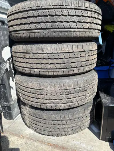Nissan rims and tires with pressure sensor 225/65/17 tires used for three month