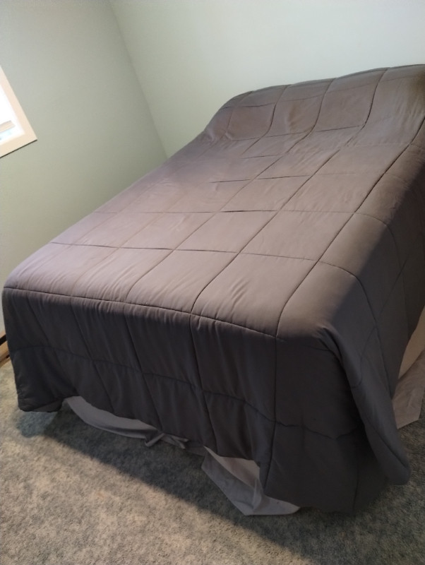QUEEN SIZE BED in Beds & Mattresses in Sault Ste. Marie - Image 2