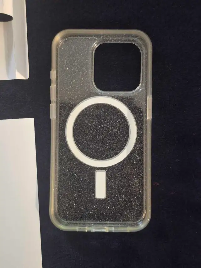 OtterBox Symmetry MagSafe Case for iPhone 15 Pro in Cell Phone Accessories in City of Toronto - Image 3