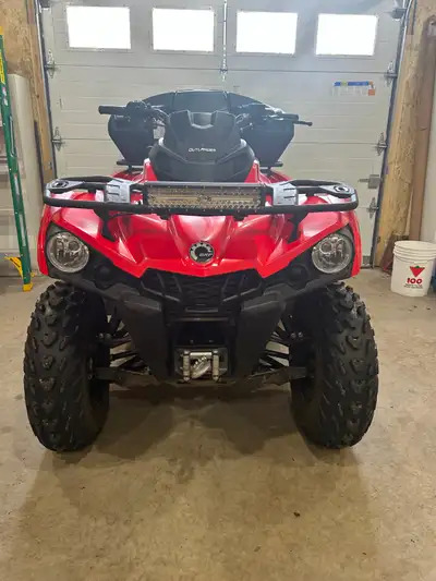2022 Can-Am Outlander 570, very good condition, only 580 KM, comes with Cover, Two-up seat with stor...