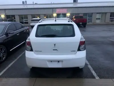 2010 PONTIAC VIBE (FWD) Automatic PW/PDL AC (2 SETS OF KEYS) 276144 KM $3950 AS IS Vehicle has a bra...
