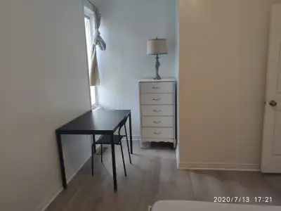 Girls Only House - Private Room next to York University & Subway