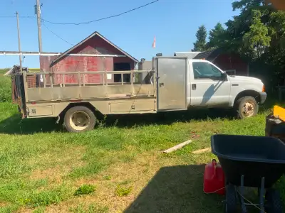 F450 Super Duty 7.3 litre diesel Aluminum service body 96” x 171” Hydraulic tailgate Custom bed ligh...