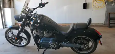 Victory Vegas 8Ball 1731 CC Twin Cylinder, 6 Speed, Black out version with Stage One X-Bow exhaust....