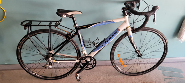 Opus Cantate XS aluminum/carbon bike in very good condition in Road in West Island - Image 2