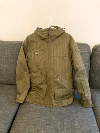 Taille XS pour homme Le manteau fait plutôt comme un small Très chaud et en excellent état Raison de...
