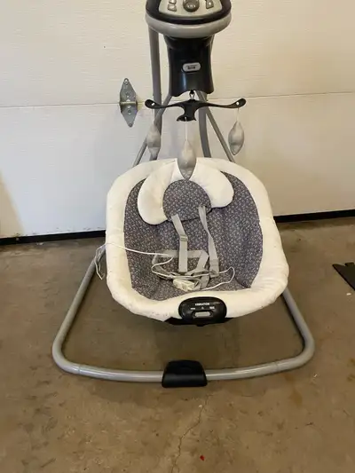 This Graco Swing offers soothing motion and comfort for your little one! It features multiple swing...