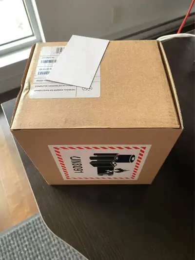 Apple Mac Mini M4, 16 Go de mémoire et 256 Go de stockage, Neuf et sans active, en etat de l'emballa...