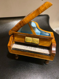 Vintage wooden jewelry music box in shape of grand piano.7”x5”x4