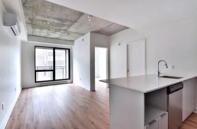 1400 Rue Berri — photo 3