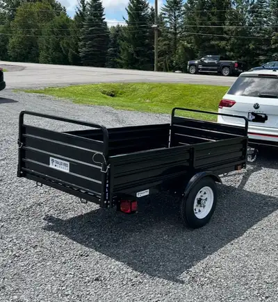 5’ x 7’ utility trailer in an immaculate condition. Fully welded heavy duty tubular steel constructi...