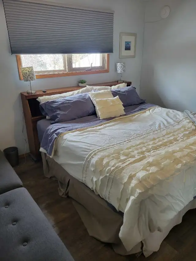 Large bedroom and office space