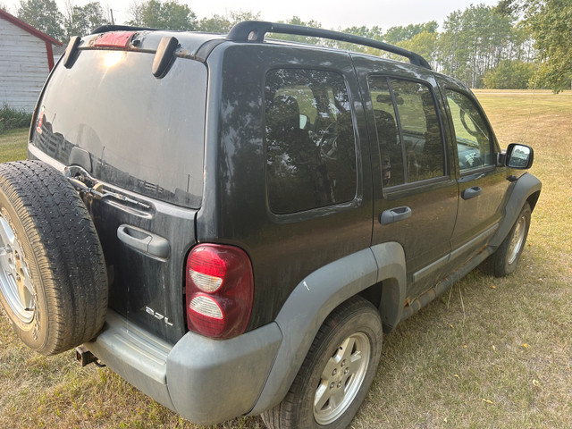 Jeep Liberty! in Cars & Trucks in Grande Prairie - Image 3