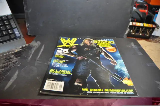Wwe wrestling magazine program 2007 CHOOSE FROM THE LIST BELOW in Arts & Collectibles in Victoriaville - Image 11