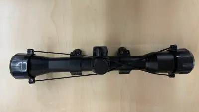 Tasco rifle scope 4x32 weave rail use CASH only (no $50 or $100)