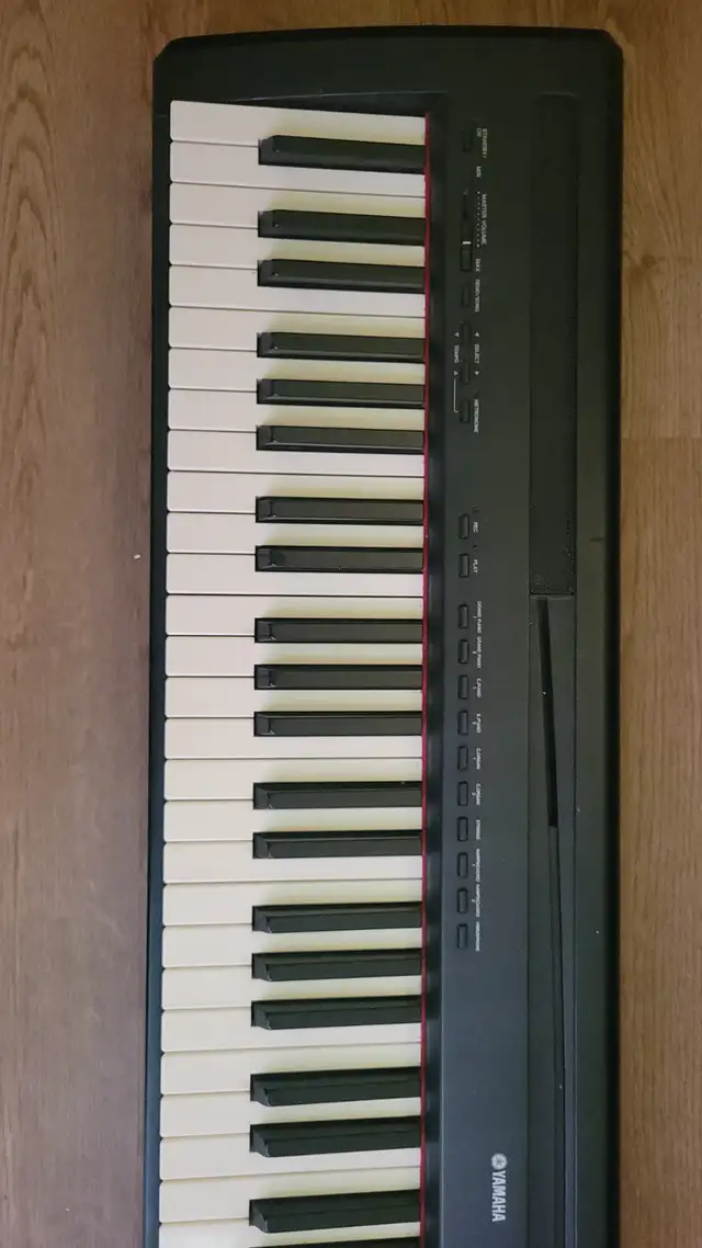 Yamaha P-85 piano, excellent condition63008305673219121