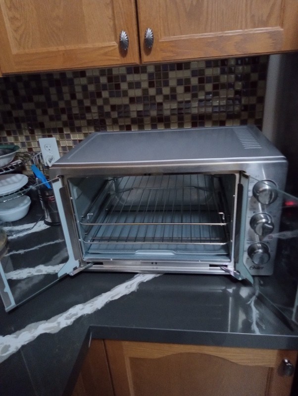 Oster French Door Oven with Convection, Stainless Steel in Stoves, Ovens & Ranges in Mississauga / Peel Region - Image 3