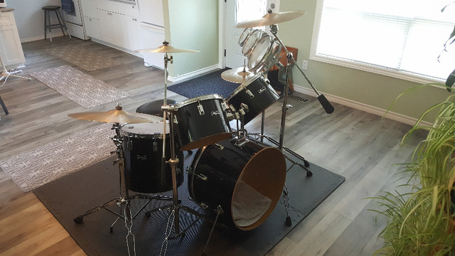 Drum Set, Zildjian Sabian, Cymbals, Roto-Toms, Hi-Hat, Throne in Drums & Percussion in Peterborough - Image 3