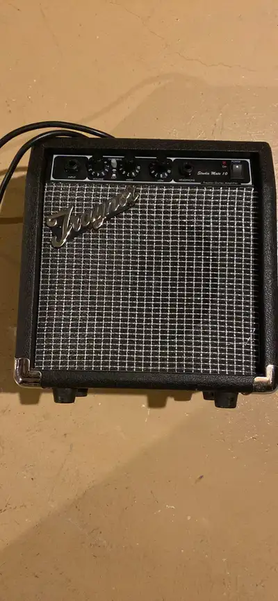 Traynor Studio Mate 10 Guitar amp (10” x 10”), View more