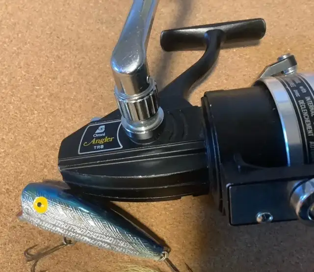 Spin casting OMNI ANGLER TR8 reel.62863738798083121