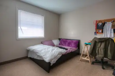 ROOM FOR MALE STUDENT - 2 MIN WALK TO LAURIER