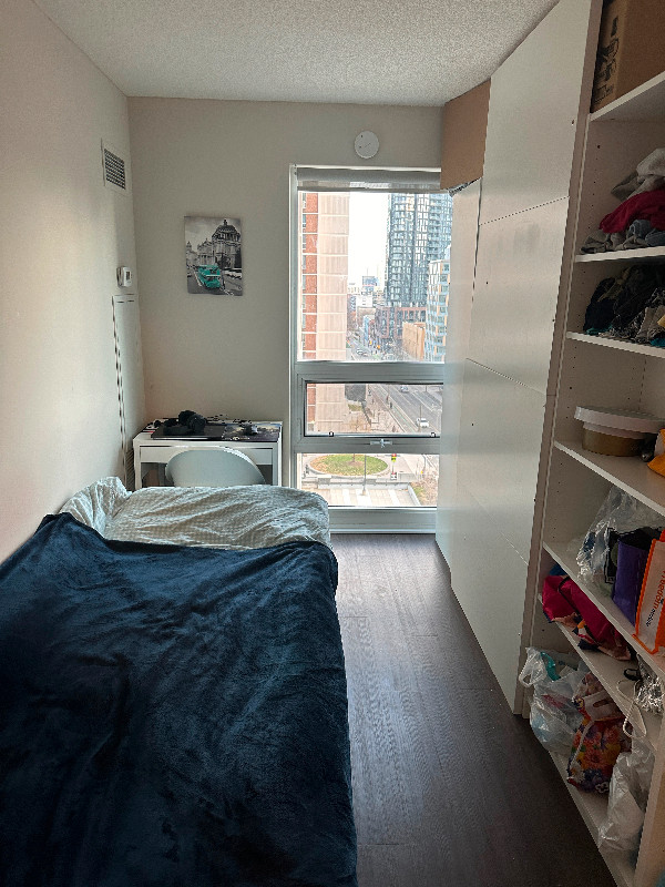 Private room in Downtown available from 2nd of June in Short Term Rentals in City of Toronto