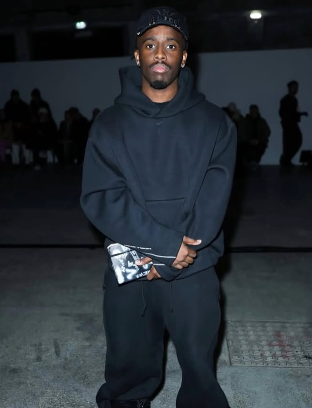 Nike Tech Fleece Oversized Pullover Hoodie - Size S fits M/L in Men's in Markham / York Region - Image 11