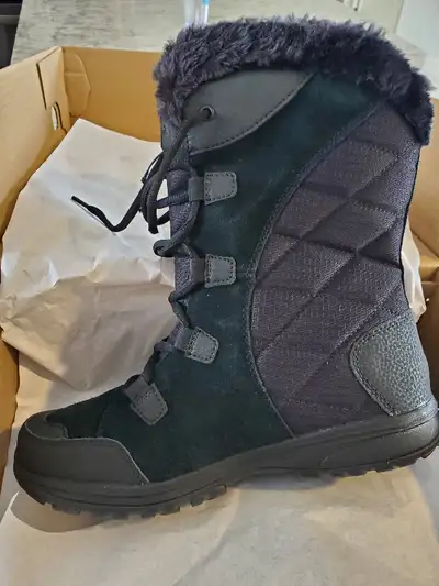 Columbia Ice Maiden II size 8.5 Cash only $50.00 Brand new never worn