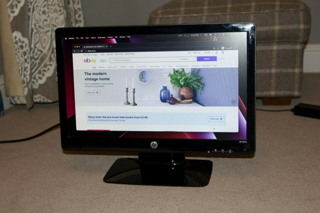 Thin profile 20inch HP monitor in Monitors in Ottawa