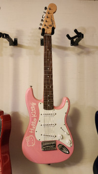 Fender Squier Mini Hello Kitty