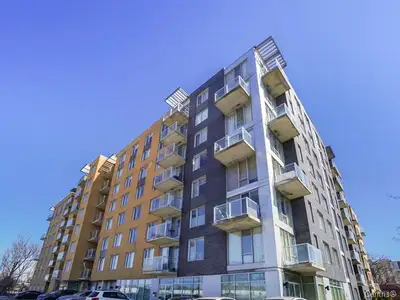 Spacieux & Luxueux Condo 3 1/2 a louer Ville St-Laurent Montréal