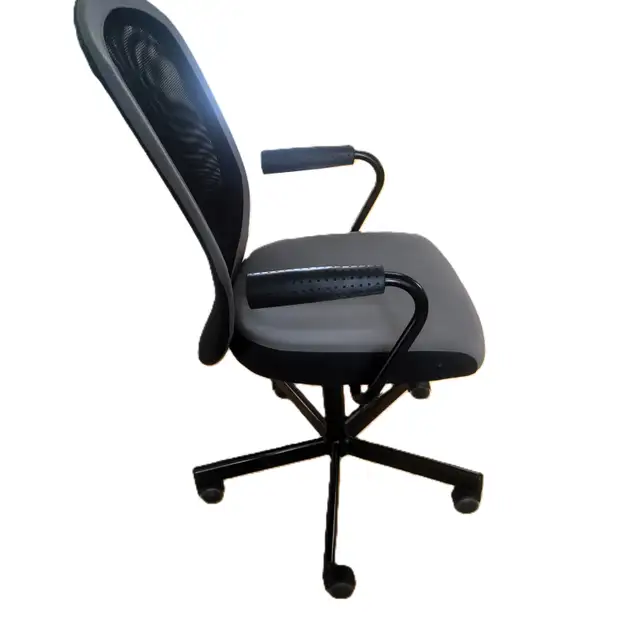 Ergonomic Office Chair in Chairs & Recliners in Markham / York Region - Image 2