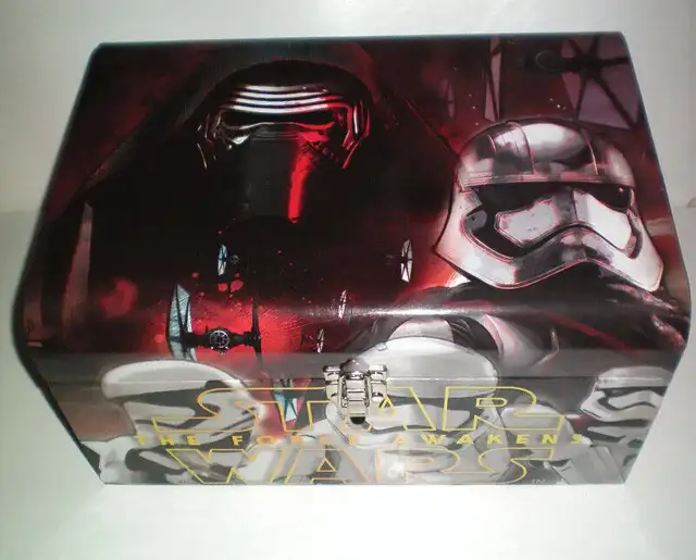 Star Wars The Force Awakens Storage Box in Arts & Collectibles in London - Image 2