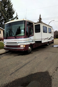 1999 Pace Arrow Class A Motorhome - Sale Pending