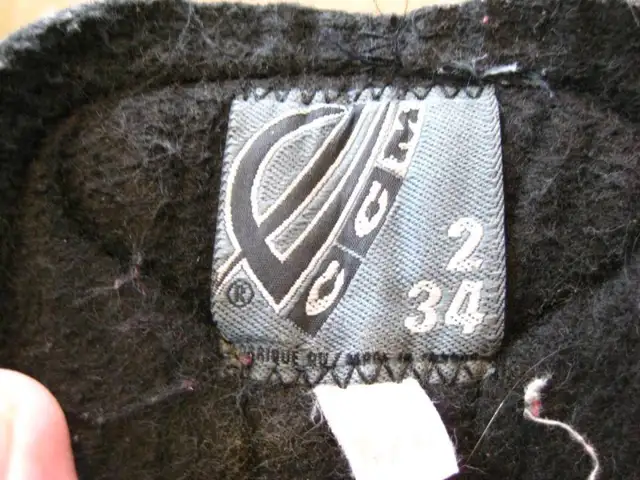 Pair Of CCM 4.1 Edge Youth Teen Size 2 Hockey Skates -No Laces in Skates & Blades in Kitchener / Waterloo - Image 5