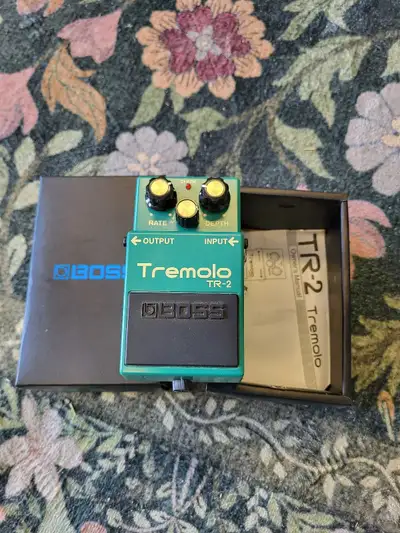 BOSS TR-2 Tremelo pedal , View more