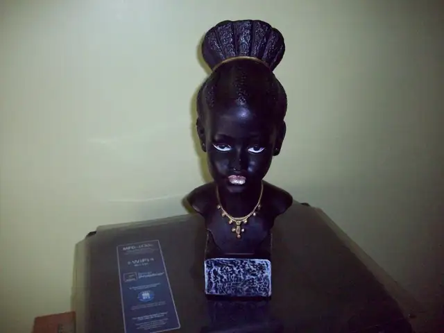 Statuette Africaine in Other in Drummondville - Image 2