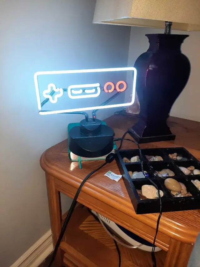 Neon nintendo Controller Sign539802896402360321