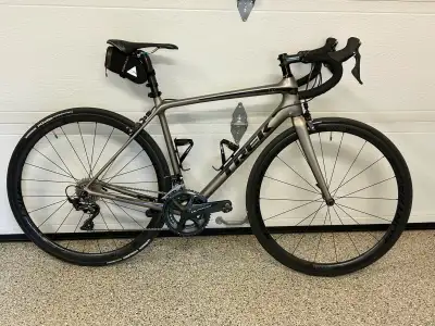 Vélo de route Trek Emonda SL6 Pro, View more