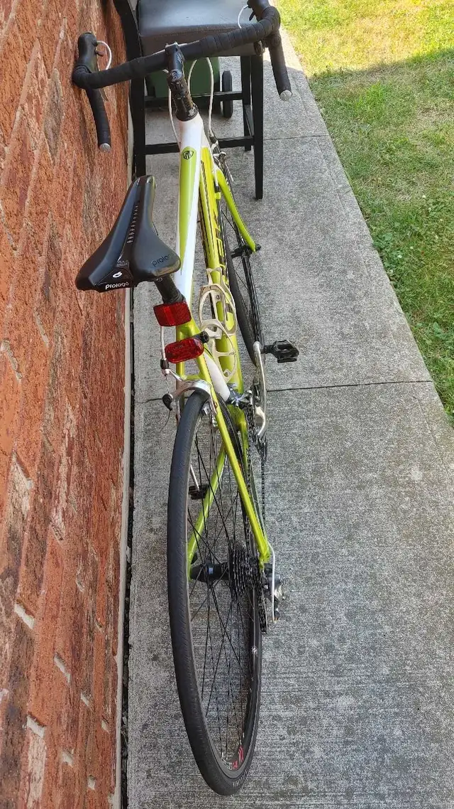 Trek 1.5 Road Bike Shimano Tiagra - Medium Frame in Road in Hamilton - Image 9