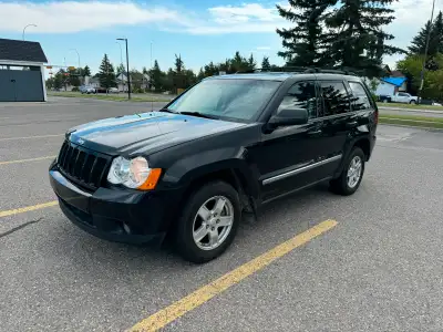 Selling my 2009 Jeep Grand Cherokee Laredo (183,000 km), 3.7L V6 with 4x4. It runs and drives well a...